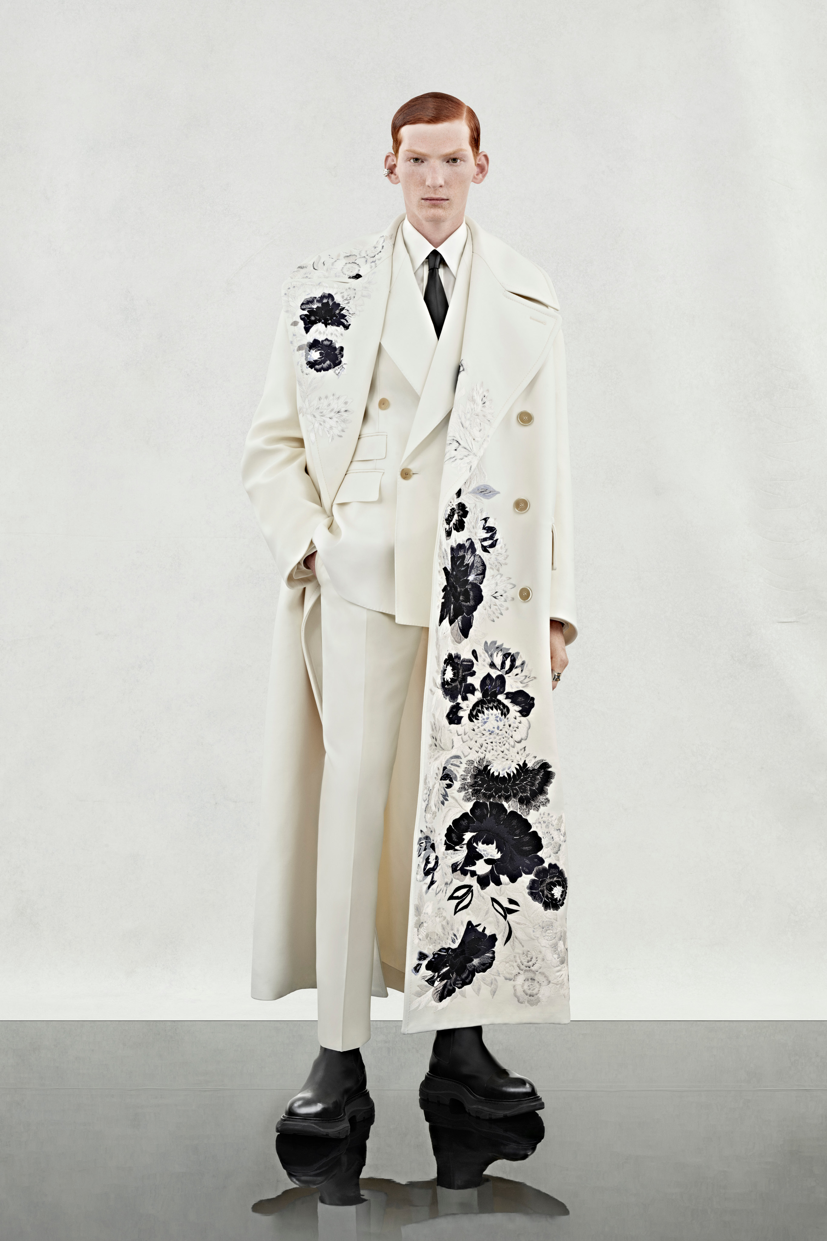 Alexander McQueen Spring 2023 Menswear Collection