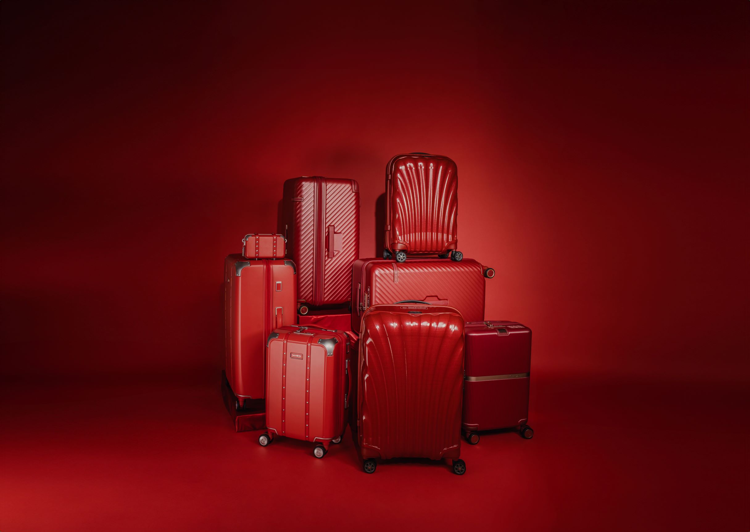 Samsonite unveils Exclusive Chinese New Year Gift Set in Collaboration with Yuet Tung China Works