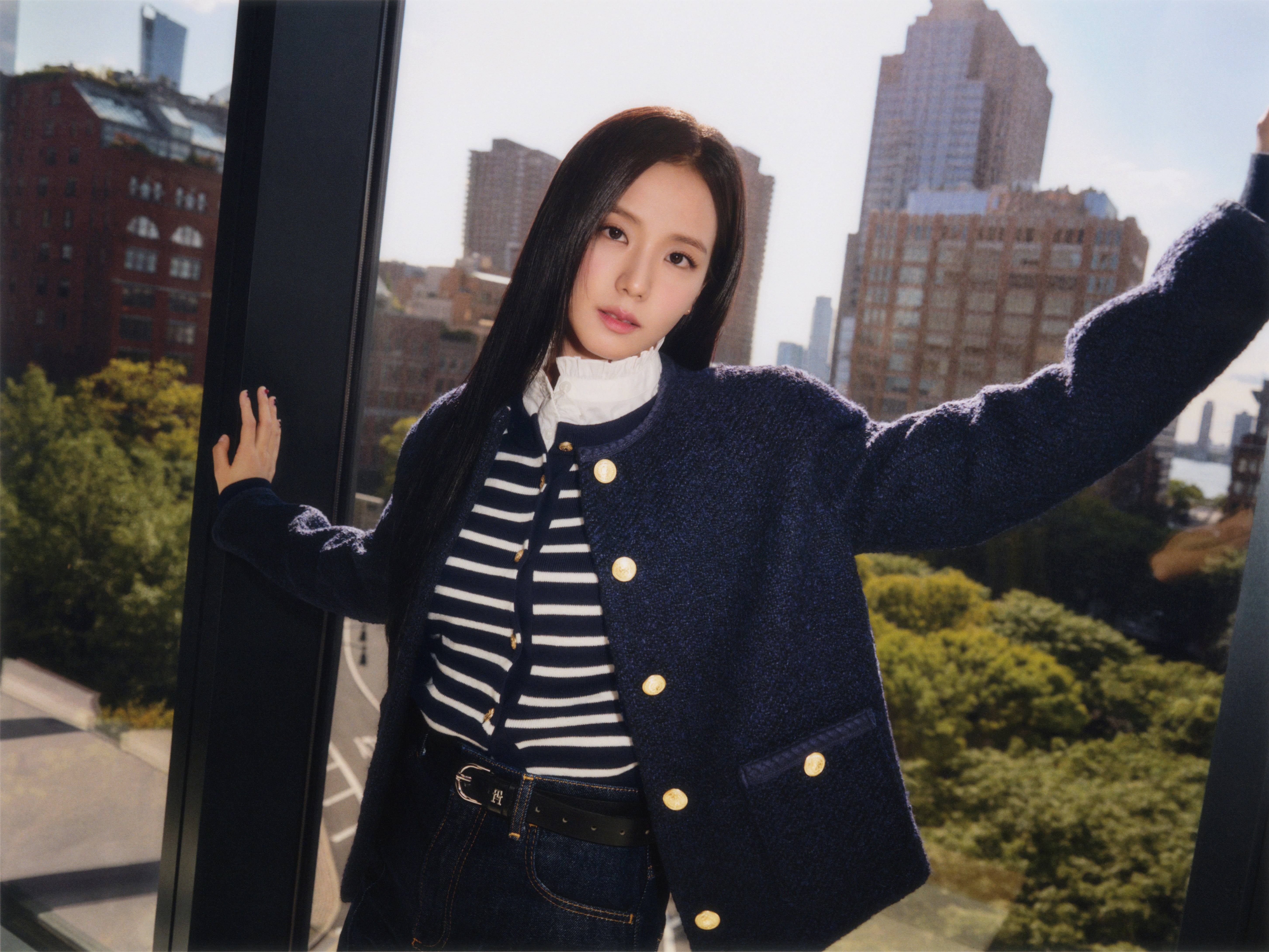 TOMMY HILFIGER 宣佈 JISOO 擔任 2024 年秋季廣告活動形象大使