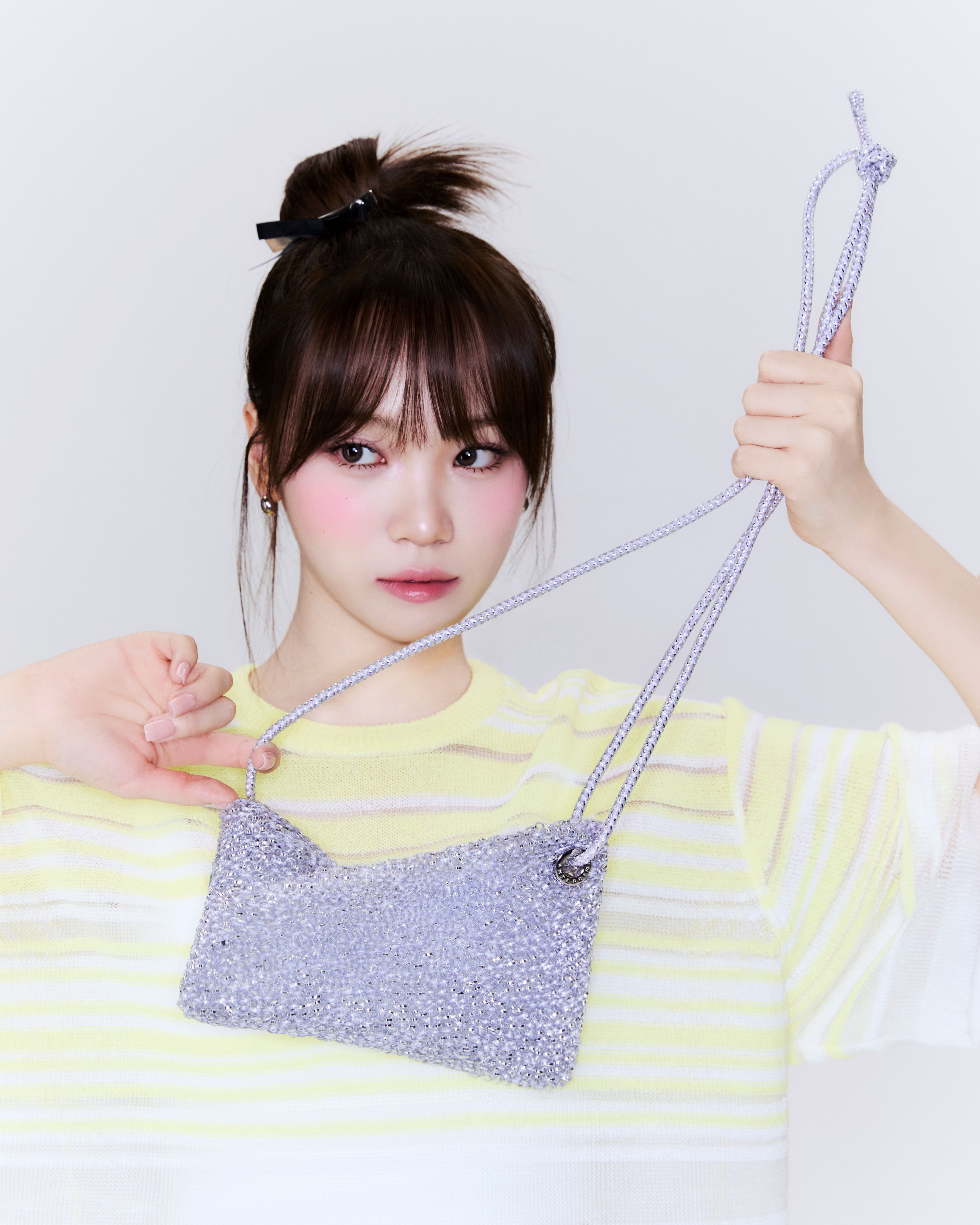ANTEPRIMA Unveils SS2025 WIREBAG Campaign Featuring KIM CHAEWON