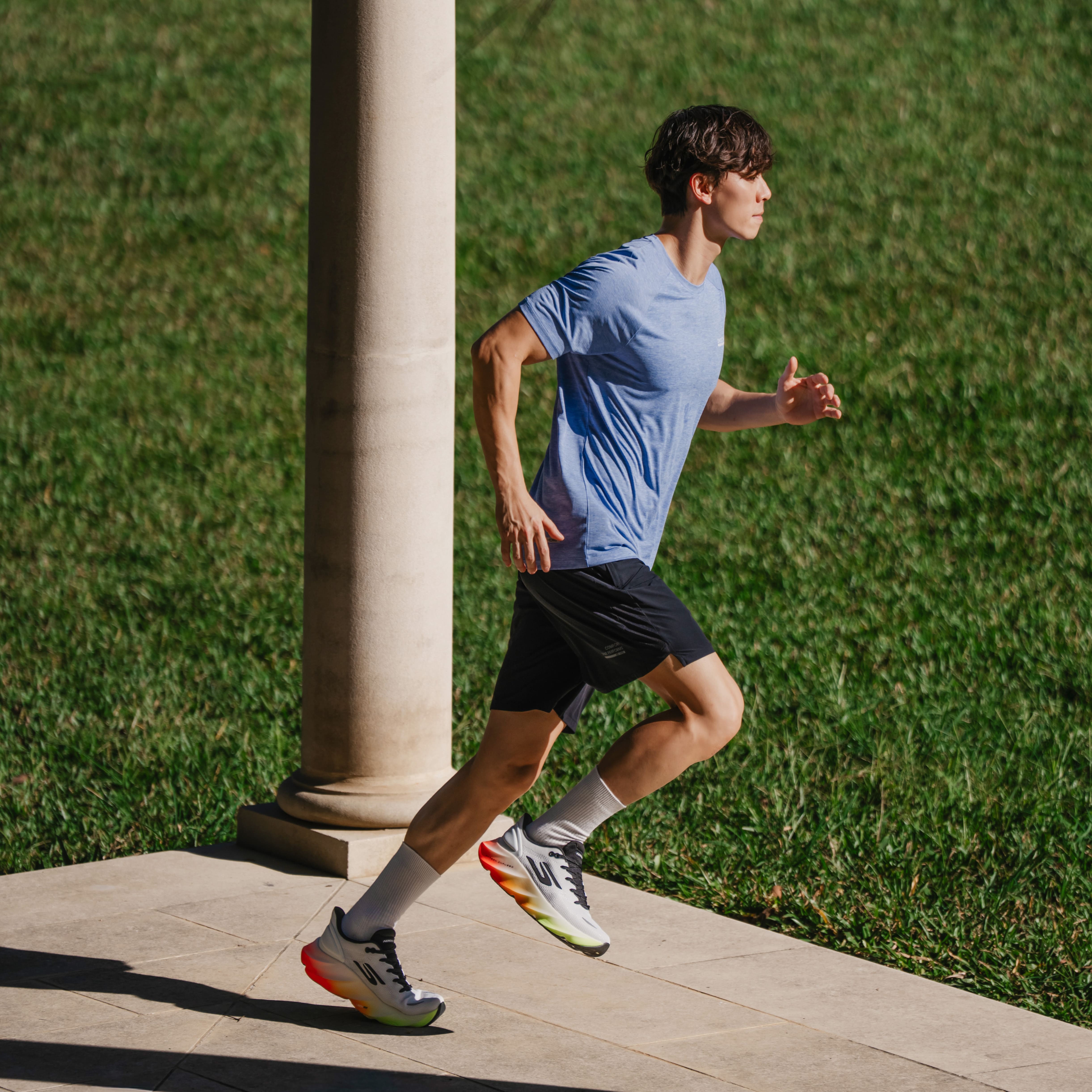SKECHERS 加厚碳板訓練跑鞋AERO BURST™